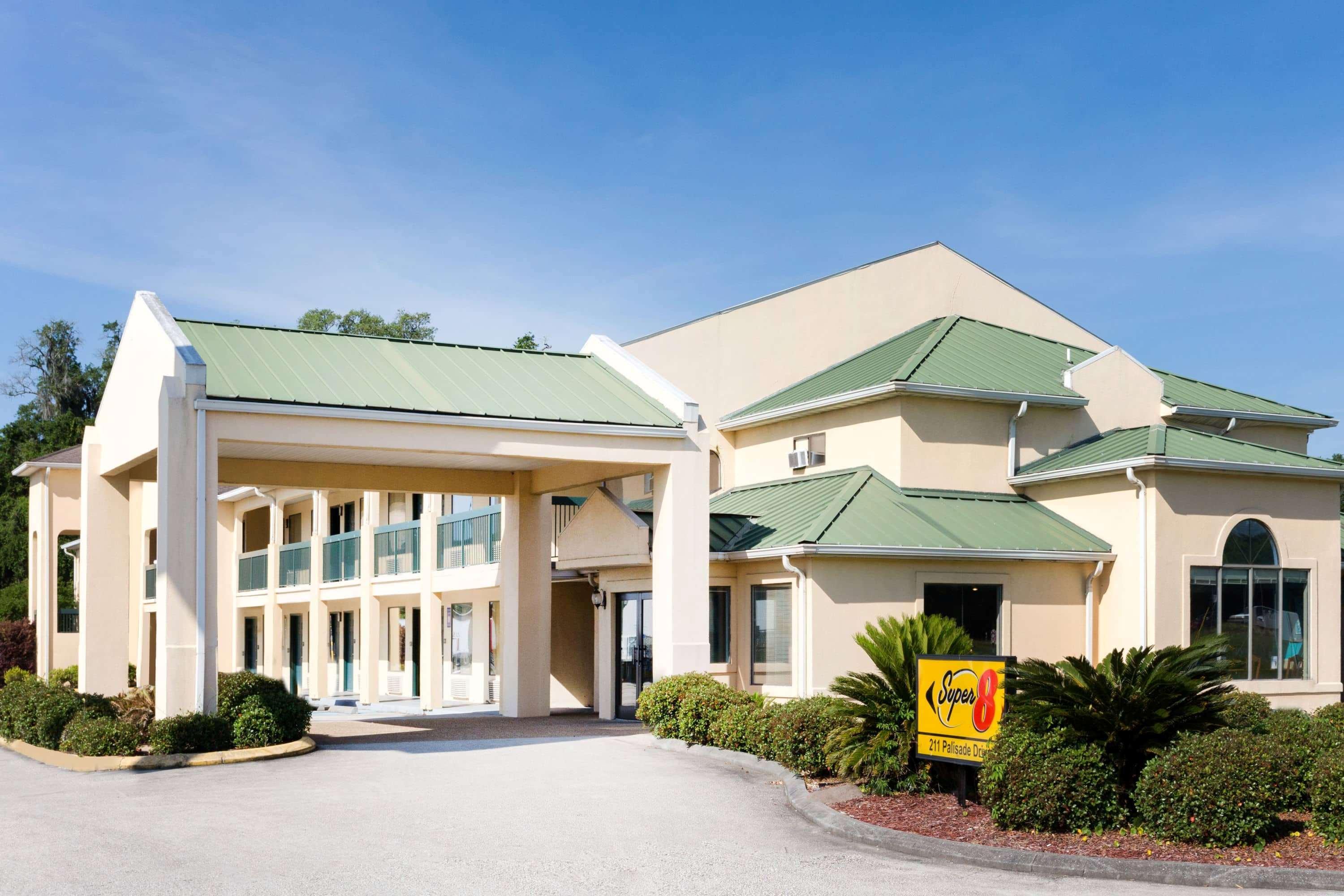 Super 8 By Wyndham Brunswick South I-95 Motel Екстериор снимка