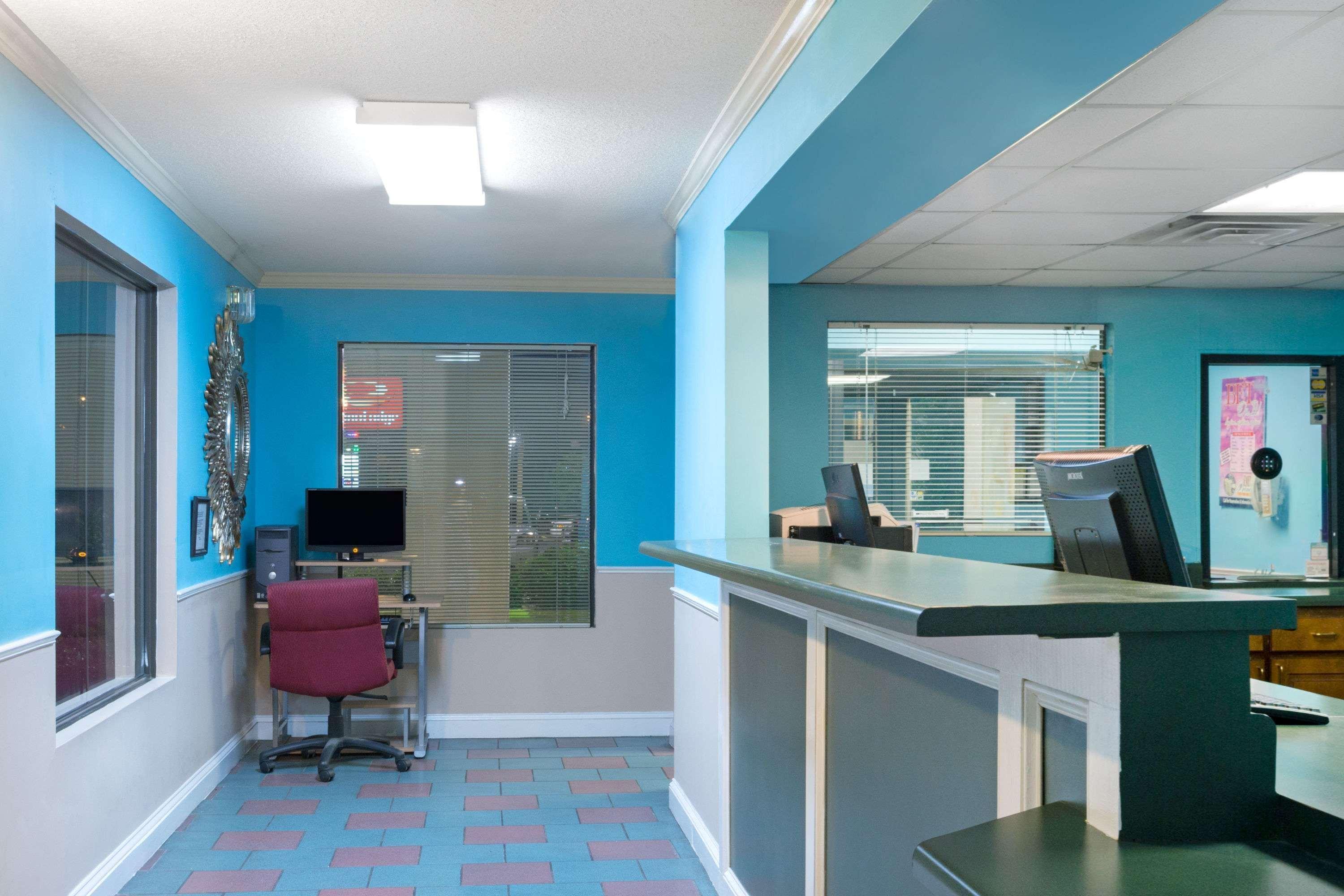 Super 8 By Wyndham Brunswick South I-95 Motel Екстериор снимка