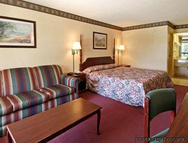 Super 8 By Wyndham Brunswick South I-95 Motel Стая снимка