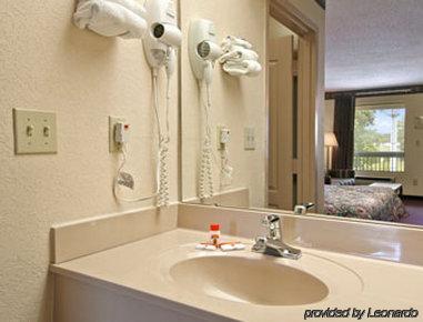 Super 8 By Wyndham Brunswick South I-95 Motel Стая снимка